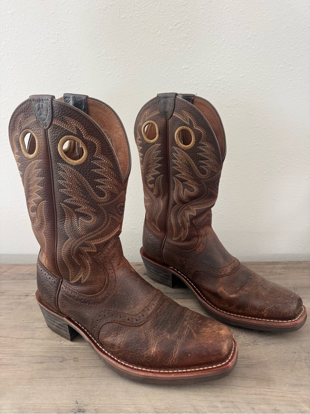 Ariat Men’s Heritage Roughstock - Distressed Brown Leather Boots